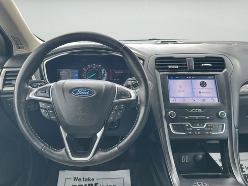 Used 2019 Ford Fusion SE w/ Equipment Group 151A FWD image 9