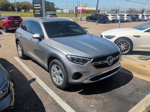 Certified 2023 Mercedes-Benz GLC 300 image 3