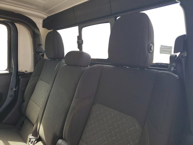 Used 2025 Jeep Gladiator Mojave w/ Convenience Group AWD/4WD image 27