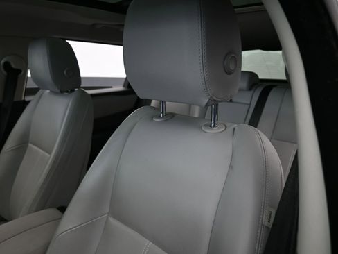 Used 2025 Land Rover Range Rover Velar Dynamic SE image 17