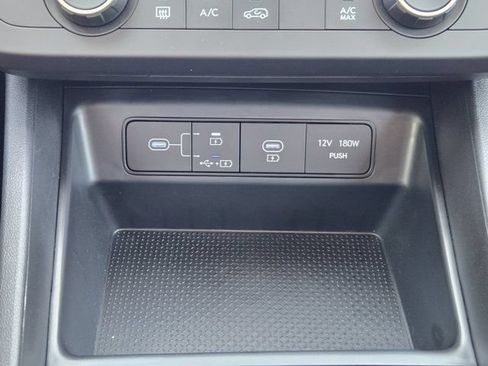 Certified 2025 Hyundai Tucson SE FWD image 15