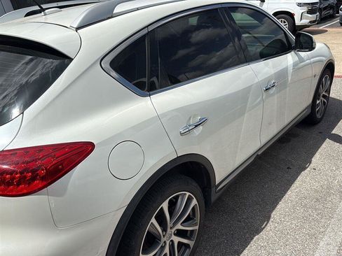Used 2017 INFINITI QX50 2WD w/ Deluxe Touring Package image 13