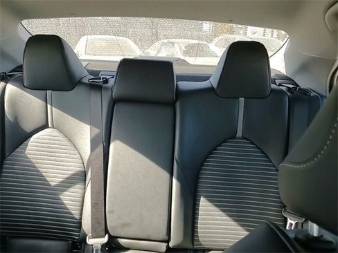 Used 2023 Toyota Camry SE image 20