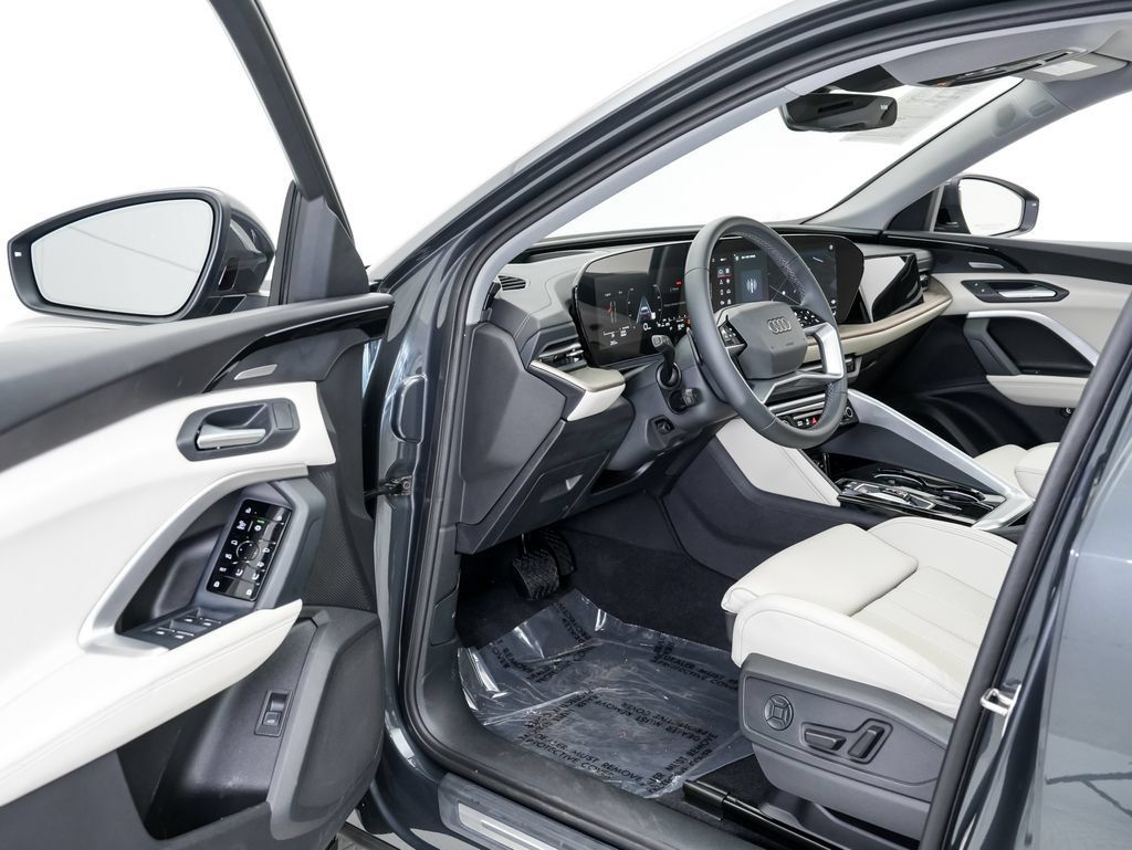 Certified 2025 Audi Q5 Premium Plus w/ Premium Plus AWD/4WD image 7