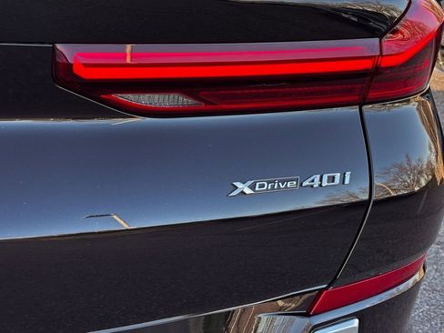 Used 2021 BMW X6 xDrive40i w/ Premium Package image 11