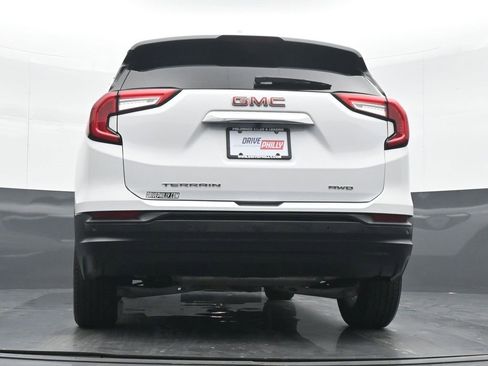 Used 2023 GMC Terrain SLE w/ Driver Convenience Package image 20