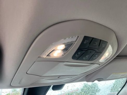 Used 2018 Chrysler Pacifica Touring Plus FWD image 31