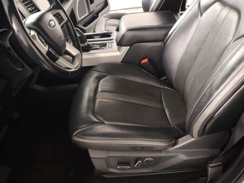 Used 2019 Ford F150 Platinum w/ Equipment Group 701A Luxury image 12