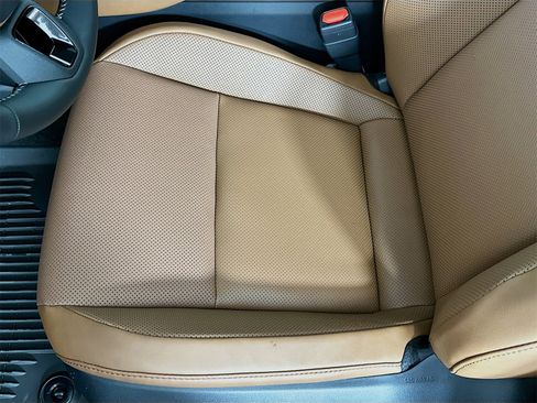 New 2025 Toyota Crown Signia Limited image 20