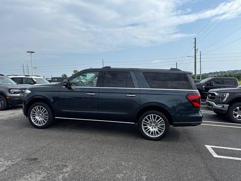 Used 2022 Ford Expedition Max Limited RWD image 4