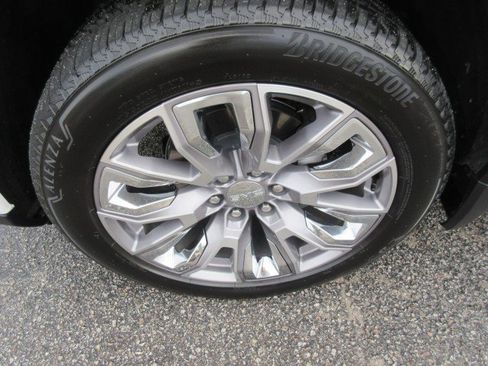 Used 2024 GMC Sierra 1500 Denali w/ Denali Reserve Package image 9