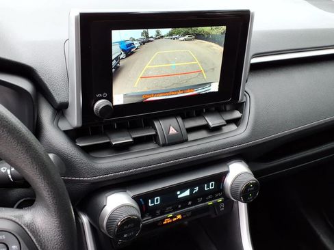 Used 2024 Toyota RAV4 XLE FWD image 20