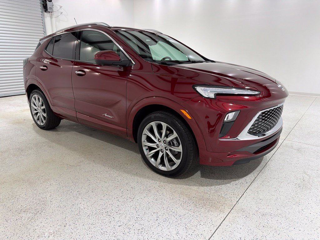 Used 2025 Buick Encore GX Avenir w/ Avenir Technology Package AWD/4WD image 7