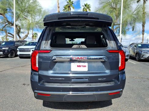 Used 2021 GMC Yukon XL SLT w/ SLT Premium Package image 11