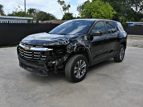 Used 2025 Chevrolet Equinox LT FWD image 2