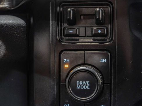 Used 2024 Ford F250 Lariat w/ Lariat Ultimate Package AWD/4WD image 31