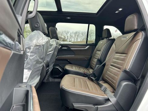New 2026 GMC Acadia Denali Ultimate AWD/4WD image 5