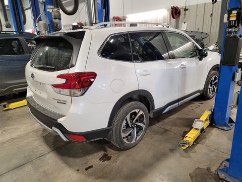 Used 2024 Subaru Forester Touring image 6