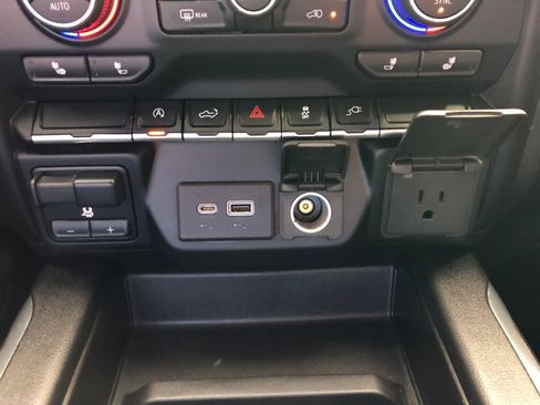 Used 2020 Chevrolet Silverado 1500 RST w/ Rally Edition AWD/4WD image 24