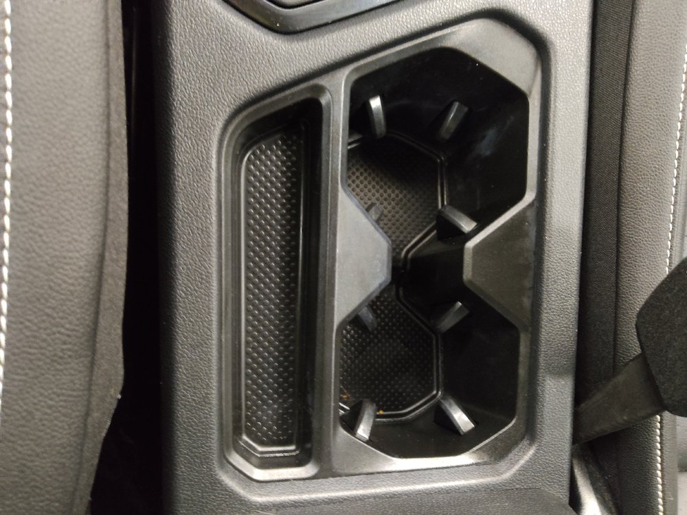 Used 2022 Volkswagen Tiguan SE R-Line FWD image 26