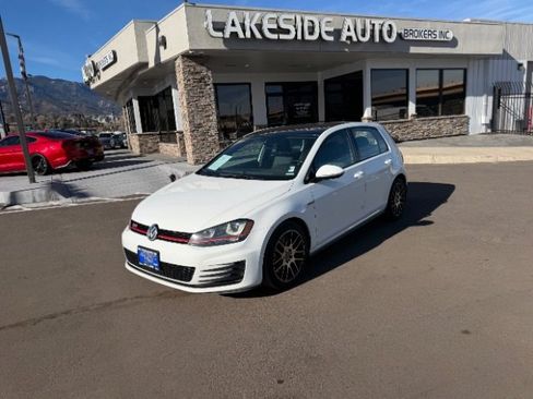 Used 2016 Volkswagen GTI SE image 2