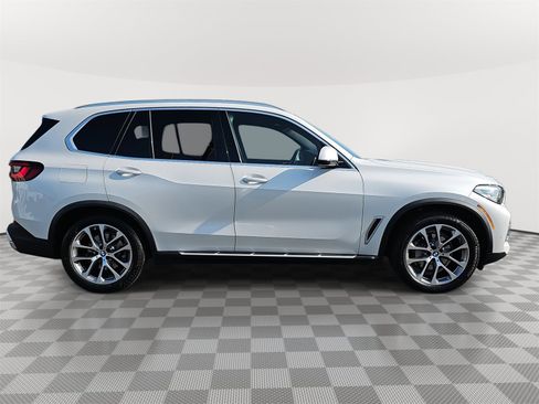 Used 2023 BMW X5 sDrive40i image 4