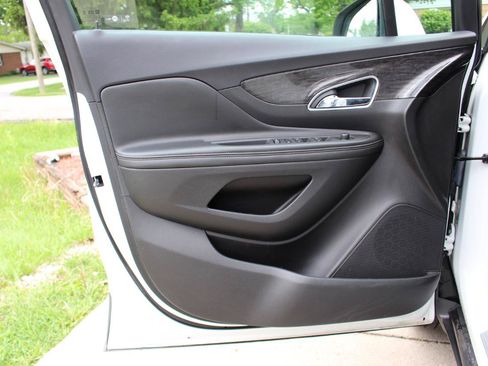 Used 2016 Buick Encore Convenience FWD image 11