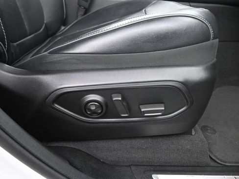 Used 2023 Jeep Grand Cherokee Overland AWD/4WD image 22