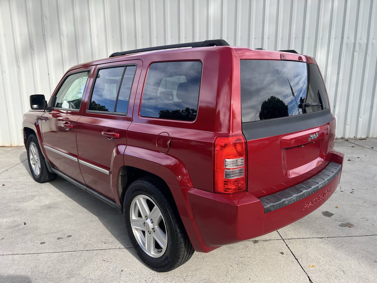 Used 2010 Jeep Patriot Latitude FWD image 5