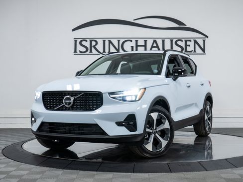 New 2026 Volvo XC40 B5 Plus w/ Protection Package Premier image 26