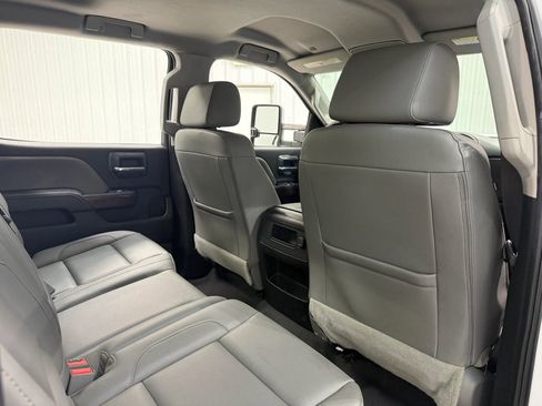Used 2019 GMC Sierra 2500 SLT w/ Duramax Plus Package AWD/4WD image 17