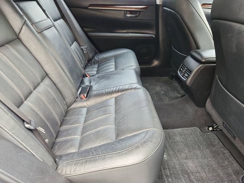 Used 2016 Lexus ES 350 w/ Luxury Package w/Wood Trim image 26