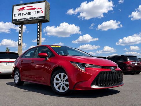 Used 2021 Toyota Corolla LE FWD image 1