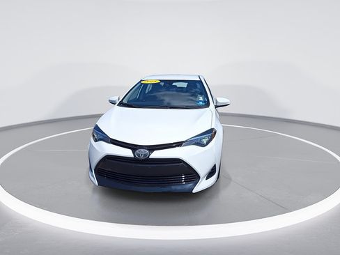 Used 2018 Toyota Corolla LE FWD image 3