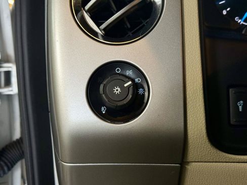 Used 2015 Ford Expedition XLT RWD image 21