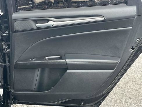 Used 2017 Ford Fusion Titanium FWD image 22