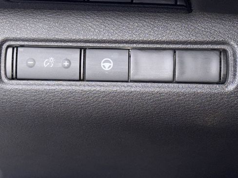 Certified 2024 Nissan Pathfinder SV FWD image 13