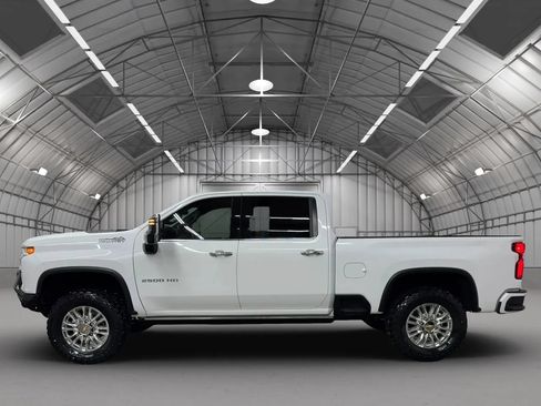 Used 2021 Chevrolet Silverado 2500 High Country w/ Z71 Off-Road Package AWD/4WD image 2
