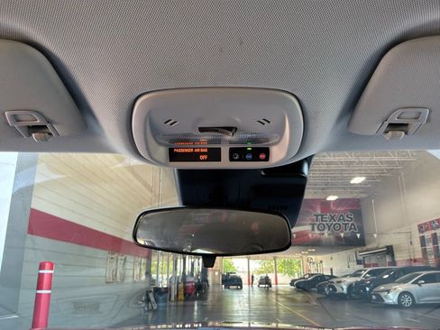 Used 2025 Chevrolet Trax LT FWD image 14