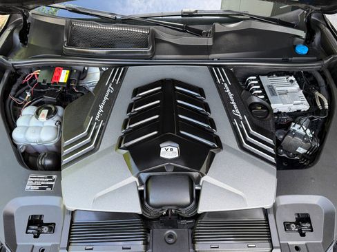 Used 2019 Lamborghini Urus image 33