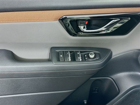 Used 2025 Subaru Forester Sport image 15