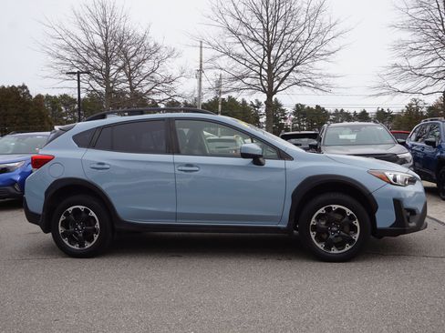 Used 2023 Subaru Crosstrek 2.0i Premium image 4