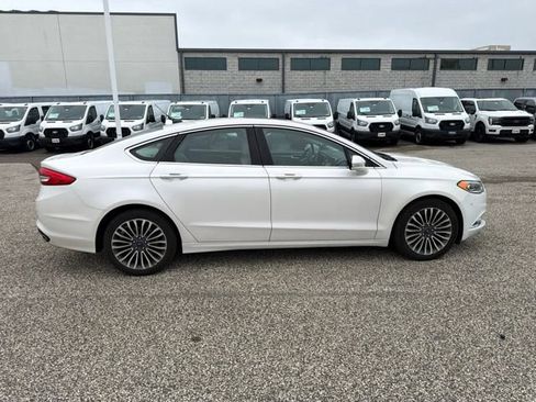 Used 2017 Ford Fusion SE w/ Fusion SE Technology Package AWD/4WD image 5