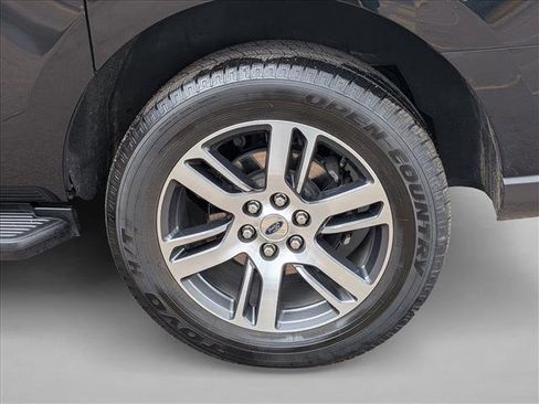 Used 2024 Ford Expedition Max XLT image 9