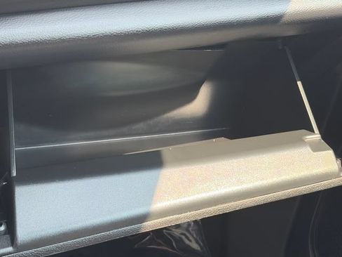 Used 2025 Chrysler Pacifica Select FWD image 36