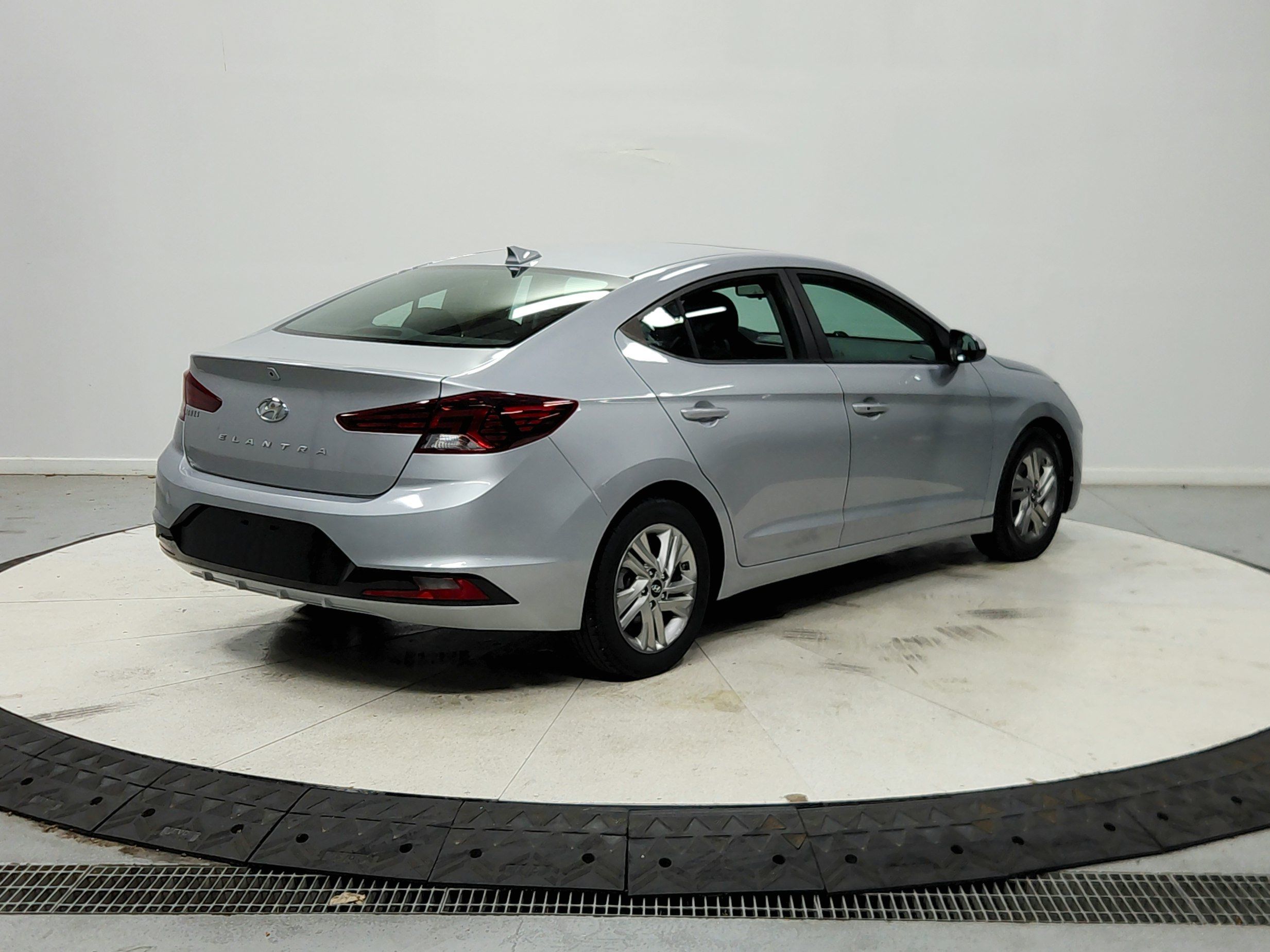 Used 2020 Hyundai Elantra Value Edition w/ Cargo Package (C1) FWD image 8
