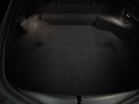 Used 2017 Jaguar F-TYPE Coupe image 9