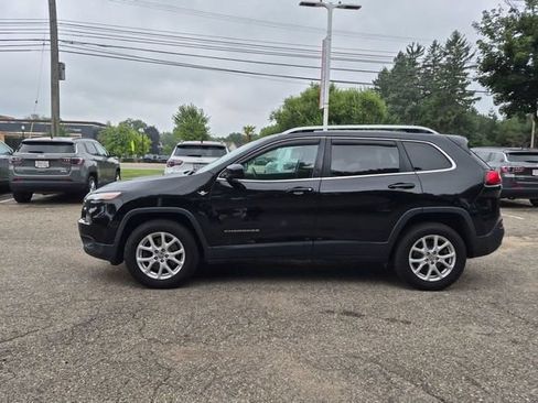 Used 2018 Jeep Cherokee Latitude AWD/4WD image 6