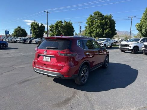 Used 2020 Nissan Rogue SV w/ Premium Package AWD/4WD image 4