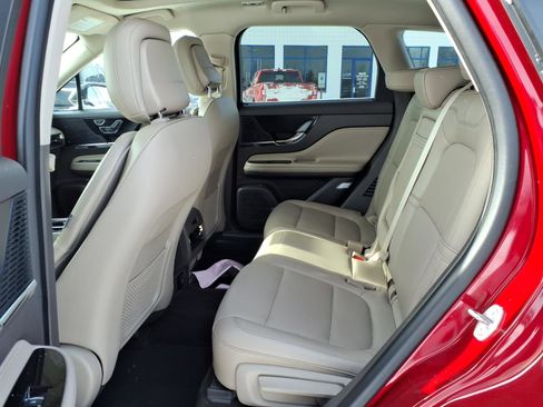 Used 2020 Lincoln Corsair Standard w/ Premium Package image 11